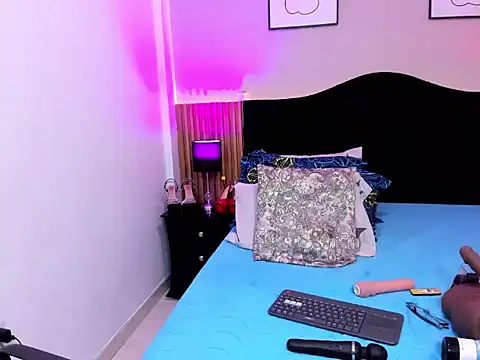 Pauline_Fox webcam