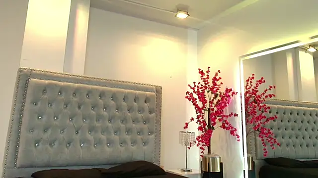 Juliieta_gray webcam