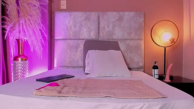 KatrionaNyx webcam
