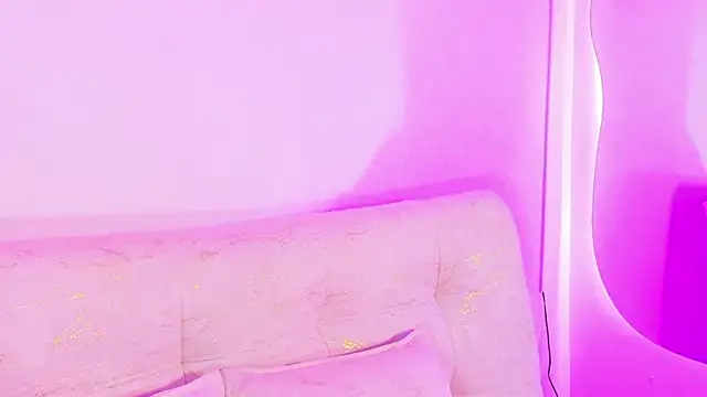 MiaMalcova__ webcam