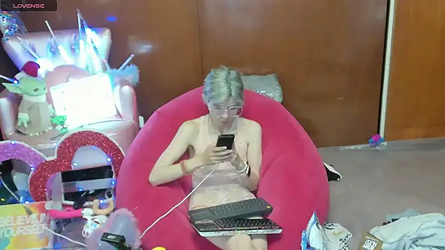Skinygirl webcam