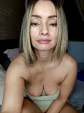 Loly_Horny webcam
