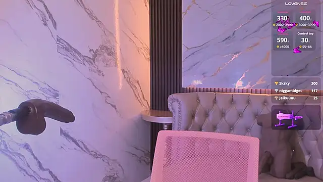 MAEVE_BOOBS webcam
