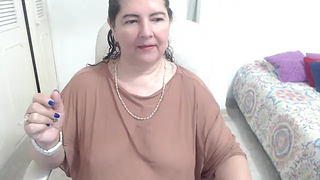 leonela_69 webcam