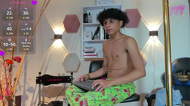 _taylor_black webcam