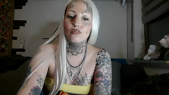 RoxxyInk webcam