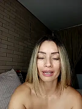 Webcam Model (Loly_Horny)  is live.Free join now!