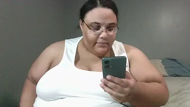 SexyBBW10790 webcam