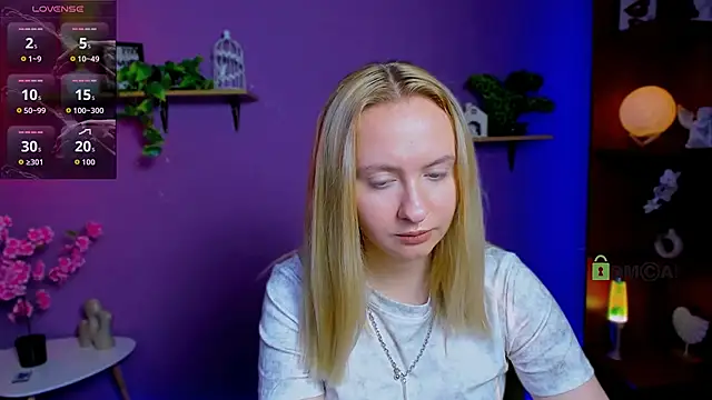 mila_glow1 webcam