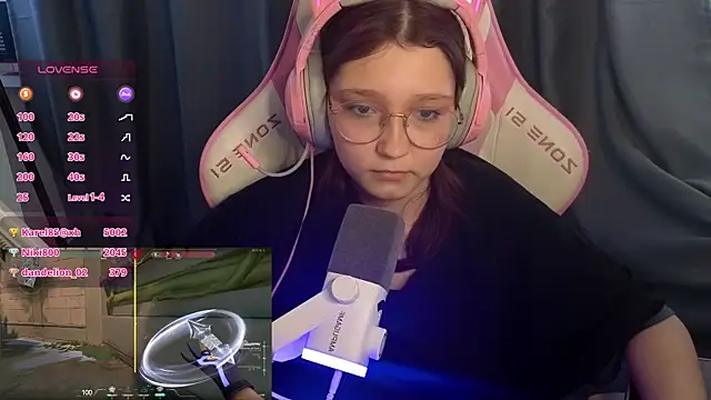 PinkiiAura webcam