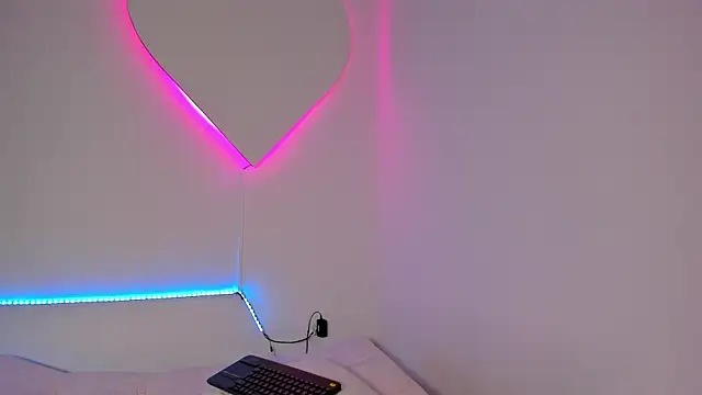 LiaCampbell_ webcam