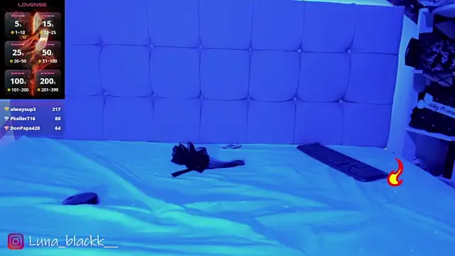 Luna_blackk webcam