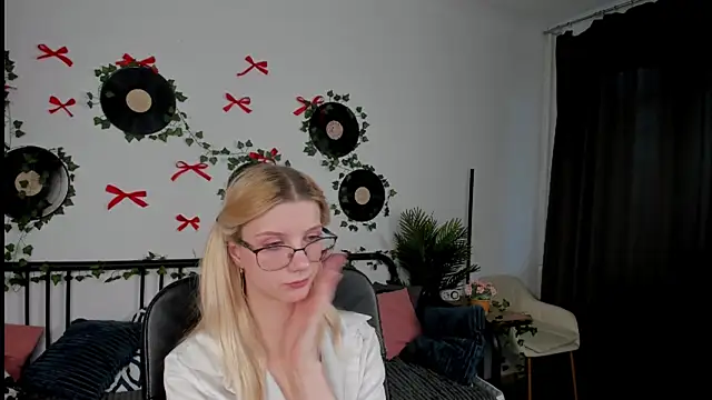 M1aForever webcam