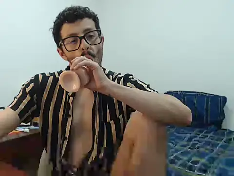 CuriousTomX webcam