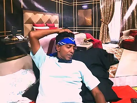 IndianHunk01 webcam