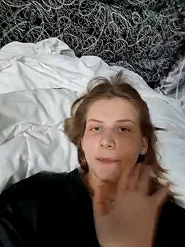 mooniekiss webcam