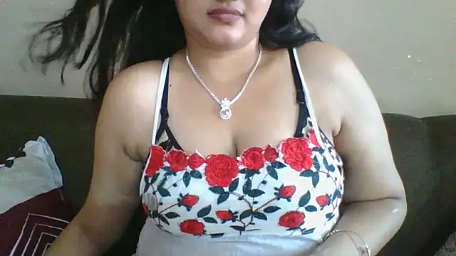 Riya_Stream01 webcam