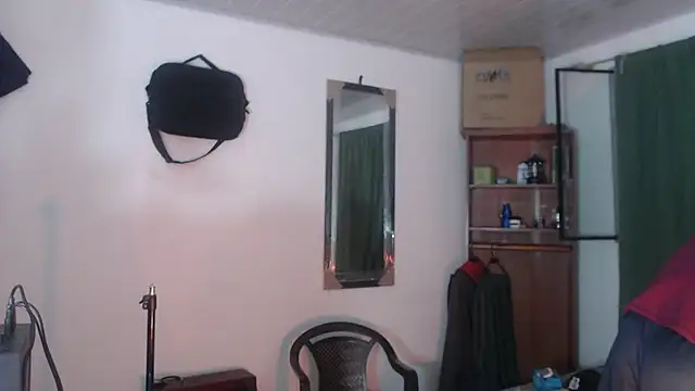 Dani-brown webcam