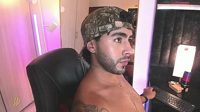 ItsMeEros Live Webcam on Stripchat