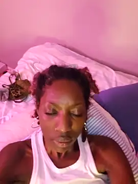 oliviaprettypussy live sex cam