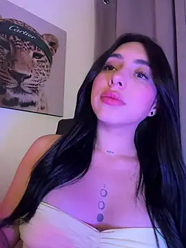 Webcam Model (IsabellaNoir_)  is live.Free join now!