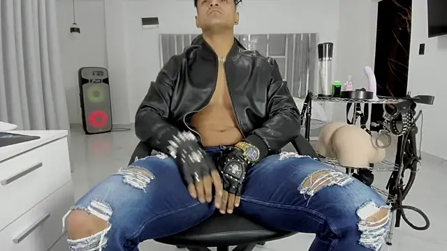 master_leather webcam