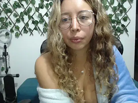 jeiana4u (F milf) - cremy tits