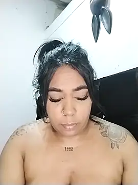emma_purple_ webcam