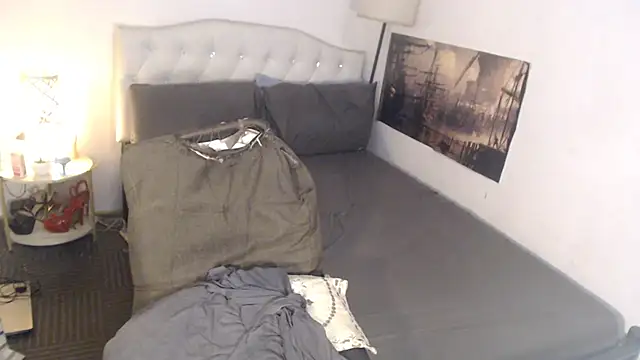NinaDOM4CUM webcam