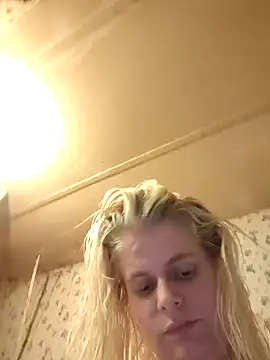 Webcam Model (BadAssBitchMakayla)  is live.Free join now!
