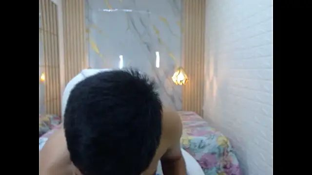 dominantboy4 (M twink) - cum show