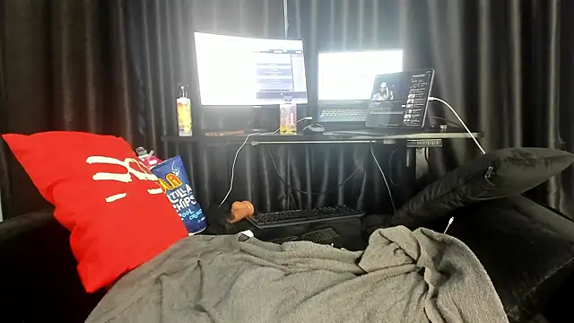 naughty_bigass (F young) - cum show