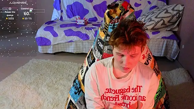 two_gerls_here webcam