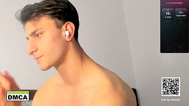 19_david_19 (M twink) - Horny af ,make me cum