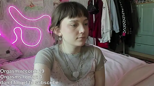 RileyNymph webcam
