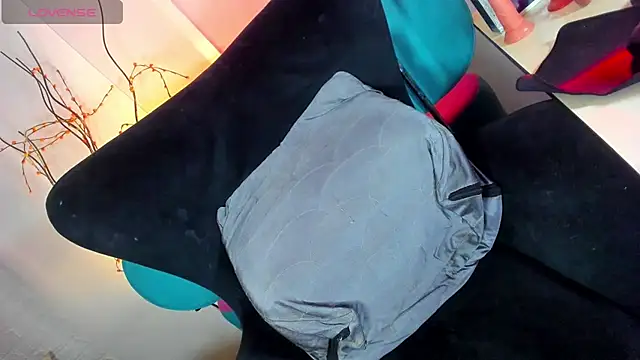 MargaretQualley webcam