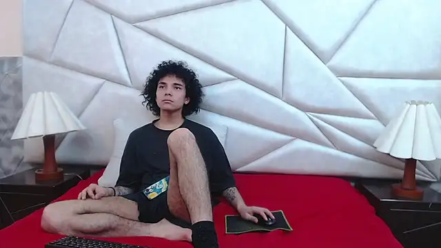 Nyx_and_Arian webcam