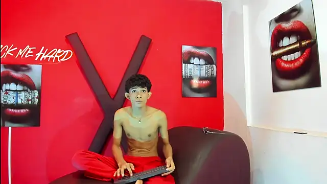 TWINKS_BOYSX webcam