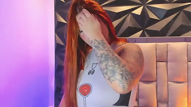 megan_whitee__ webcam