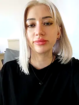 Gina-Lumara webcam