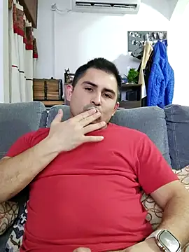 bradd_32 (Ask my age) - HANDJOB AND CUMSHOT
