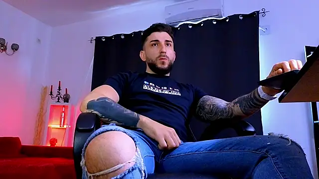 MightyAaron66 webcam