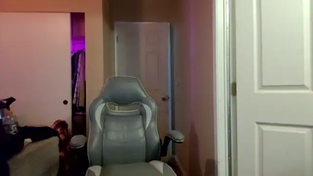 Huntzg23 webcam
