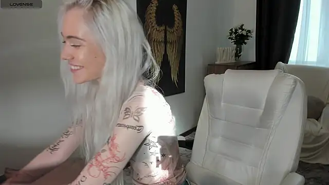 KristalCrowner webcam