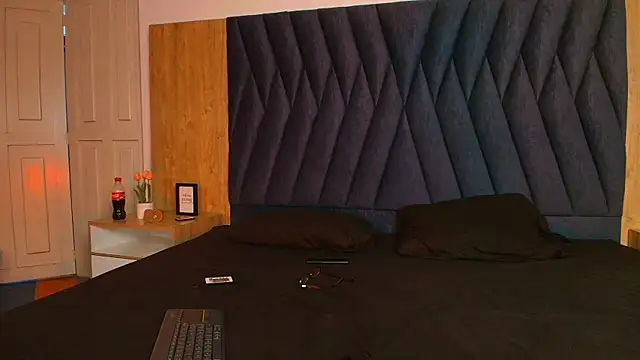 MeganEvanss__ webcam