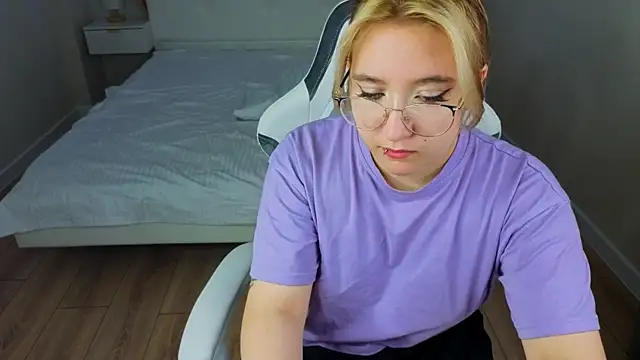 Luna_Host webcam