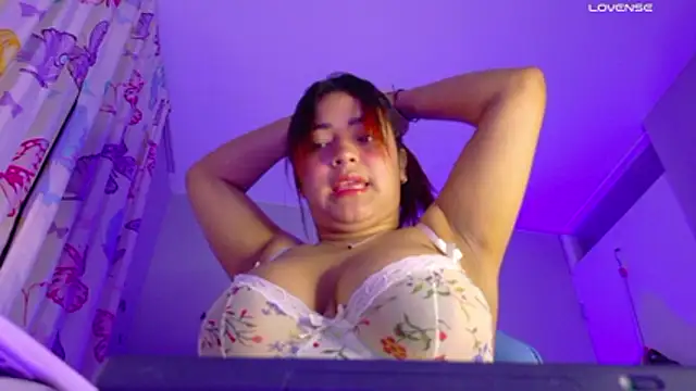 NicolleTaylor webcam