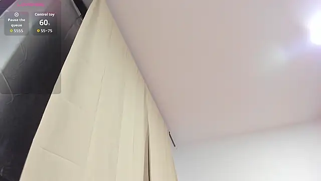 Kylie2211 webcam