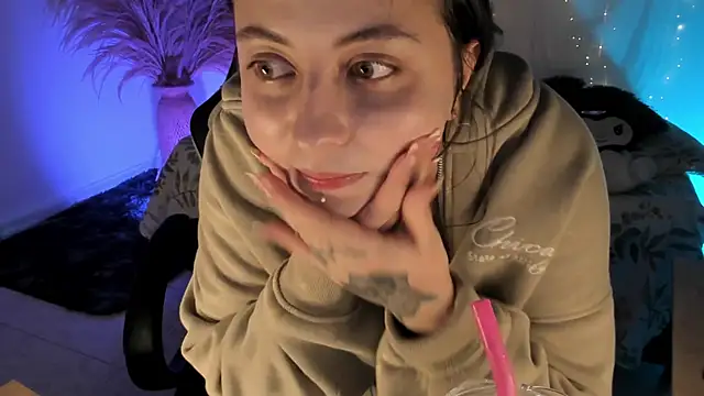 SarahCastro1_ webcam