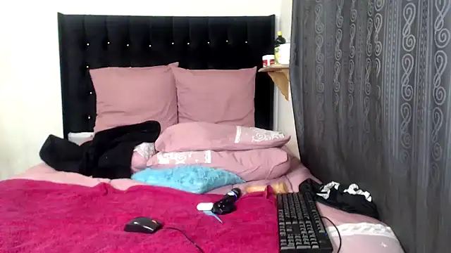 MissLola026 webcam